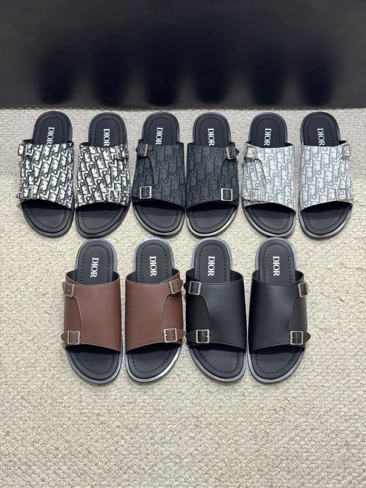 Men's men's shoes 💰320 [New style] 🦇🦇𝐂𝐡𝐫𝐢𝐬𝐭𝐢𝐚𝐧 𝐃𝐢𝐨𝐫 Dior slippers - the latest hot sandals, classic sandals, original replicas, super durable and versatile, cowhide leather with hardware accessories, very comfortable on the feet Look slim and white. Original molded outsole size: 38-44 (.45. Customized
